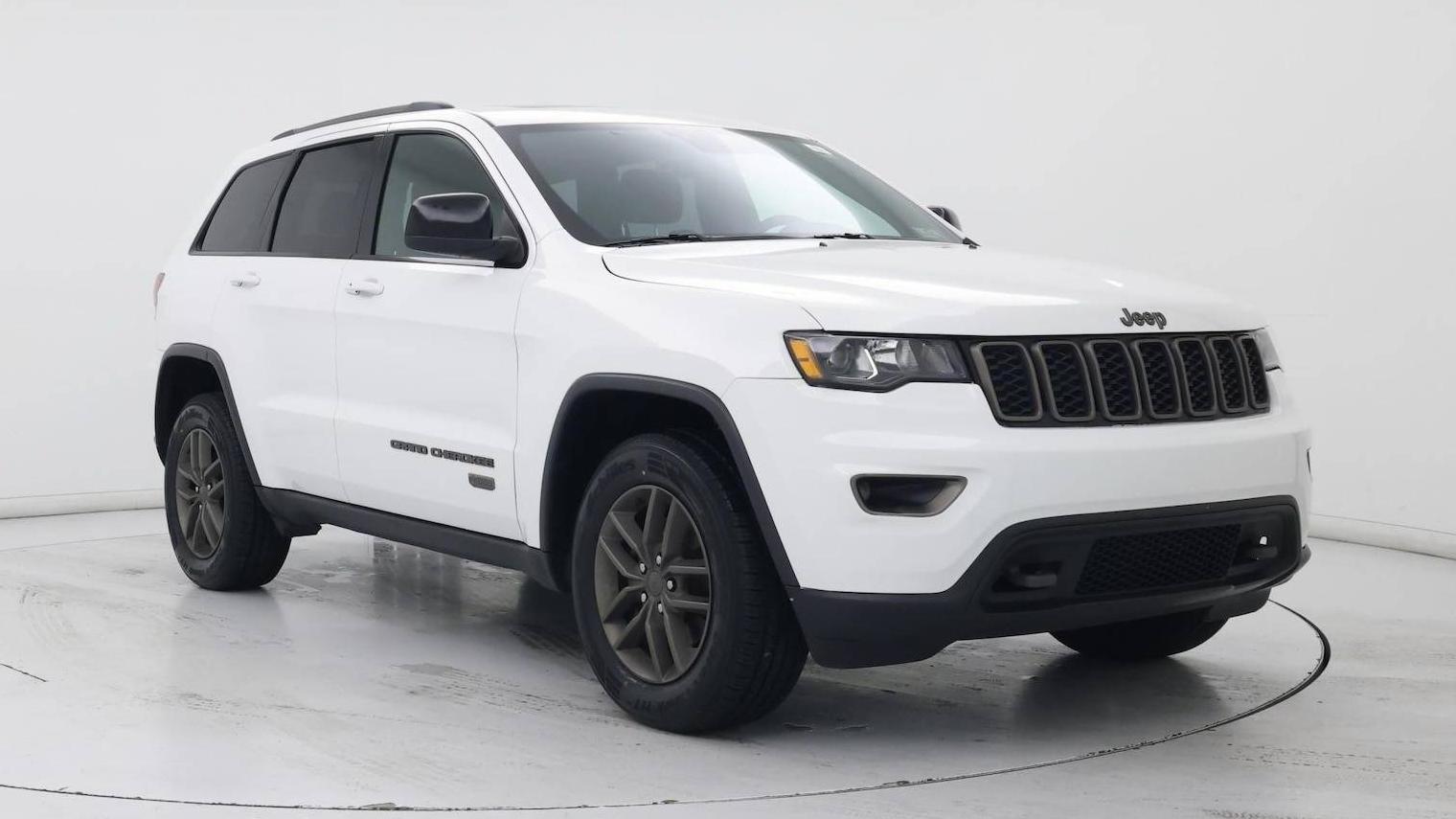 JEEP GRAND CHEROKEE 2017 1C4RJFAG3HC668310 image